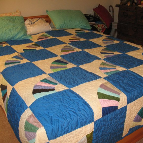 Vintage Amish Quilt - Picture 2 of 6